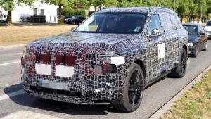 Read more about the article 2028 BMW iX7 Electric Luxury SUV Spied Testing with 800 HP, Gen6 eDrive – Expected Launch Timeline