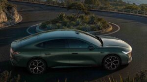 Read more about the article Geely Galaxy TT Electric Sports Sedan Debuts with 725km Range, AI Technology – Features, Price