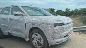 Read more about the article Mahindra BE 7 Electric SUV Spied Testing with Doors without Frames