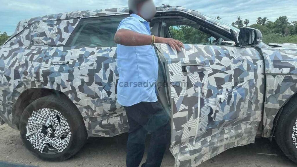 Mahindra BE 7 Electric SUV frameless doors