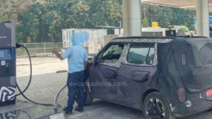 Read more about the article New Kia Syros EV Spied While Charging – 520km Range,  Pre-Bookings Starts