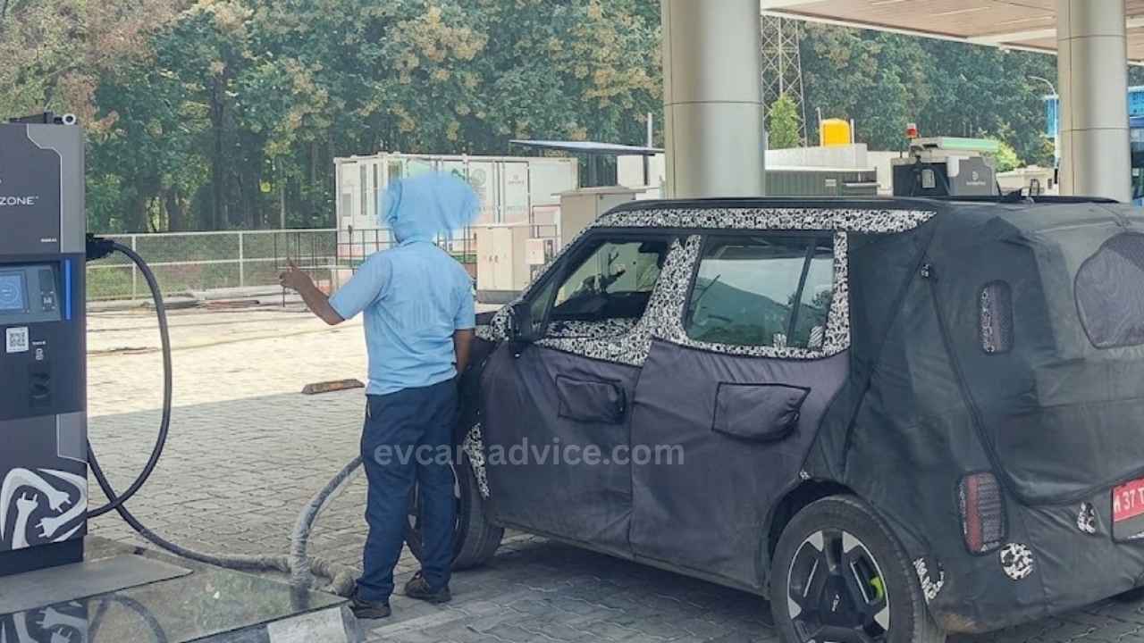 You are currently viewing New Kia Syros EV Spied While Charging – 520km Range,  Pre-Bookings Starts